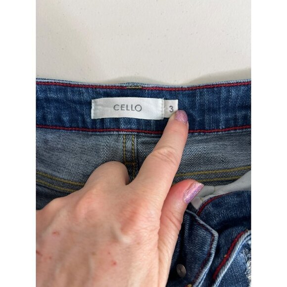 Cello Sz 3 Destructed Jean Shorts Medium Wash - Picture 5 of 8